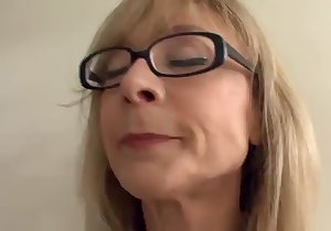 Blond-haired lady wants big dick in her wet slit