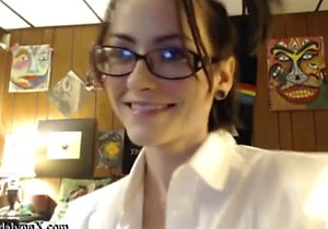 Whorish hottie fisting her own hole on camera