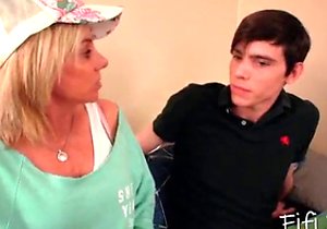 Neat sex scene with a really cock-crazed mature lady