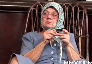 Babushka getting throated and then gaped